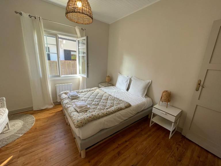Holiday Home “Villa Les Arbousiers Moulleau 300 m” with Terrace, Private Garden & Wi-Fi — photo 4