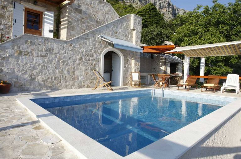 Country House Rose Alley with Swimming Pool — photo 4