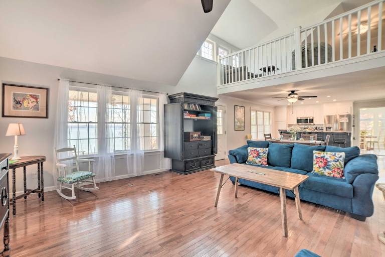 Country-Chic Home w/ Fire Pit, Steps to Lake! — photo 5