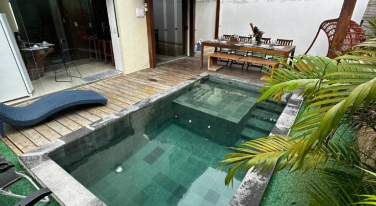 House with pool — photo 3