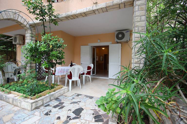 Apartments Dino in Senj