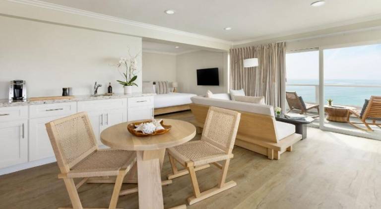Pacific Edge Hotel — photo 4