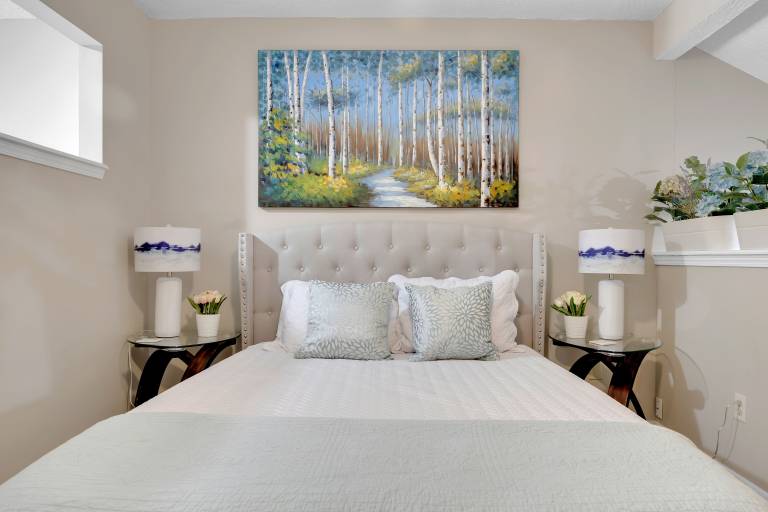 Apartment Sandalwood