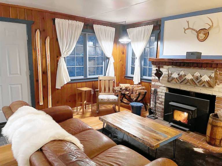 Cabin  Rhododendron