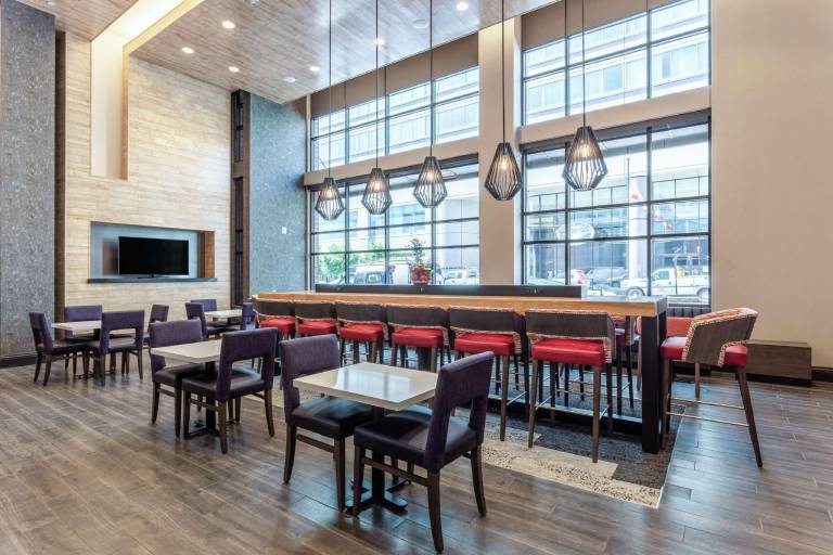 Hampton Inn Oakland Downtown-City Center — photo 2