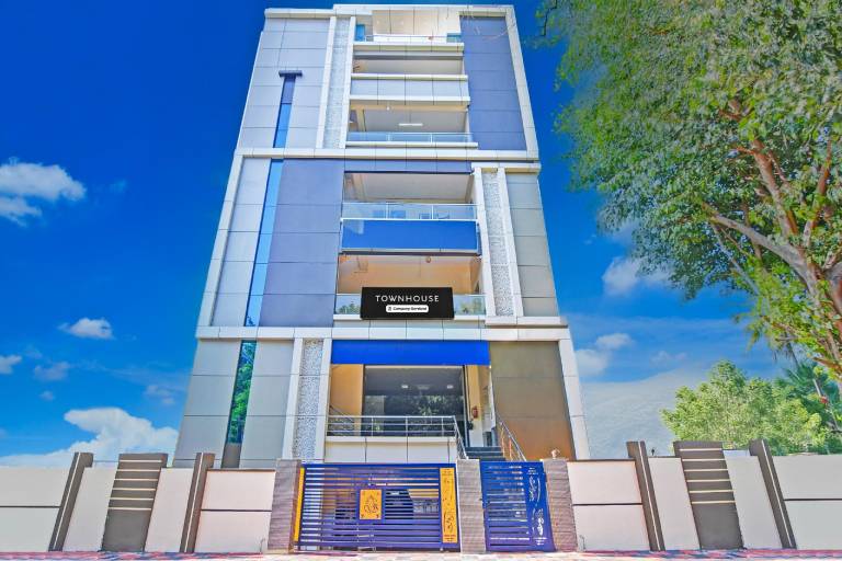 Super Townhouse Dwarakanagar Near Gurudwara in Visakhapatnam