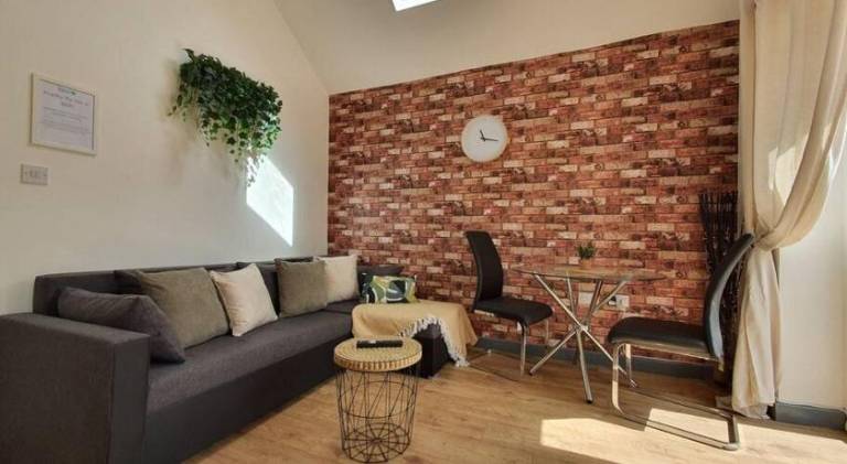 One Bedroom Private Garden Apartment BY PROPERTY PROMISE — photo 4