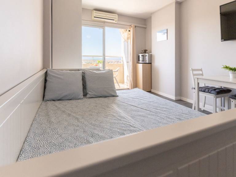 Family-friendly lovely holiday apartment with terrace & yard | Close to the beach | Pet-friendly — photo 5