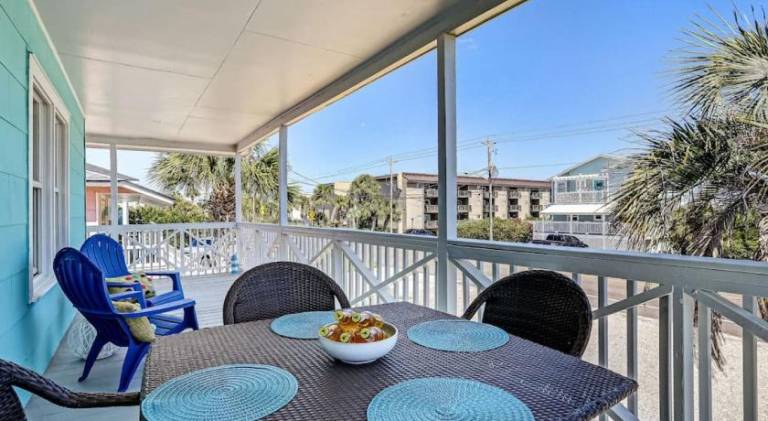 South Beach Cabana Up (Private Front Deck, Pool, Steps from the Beach) — photo 4