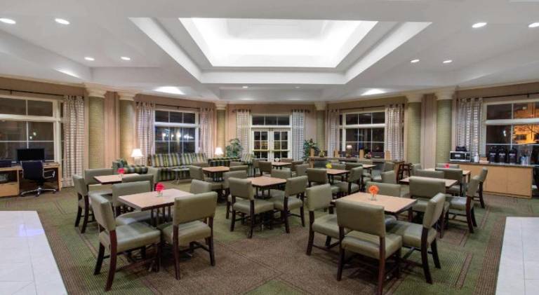 La Quinta Inn & Suites by Wyndham Denver Southwest Lakewood — photo 3