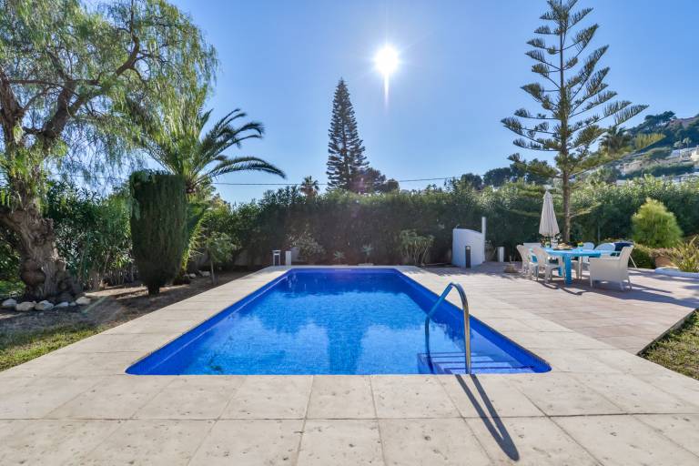 Fully equipped villa with patio, private pool & BBQ | Pet-friendly — photo 2