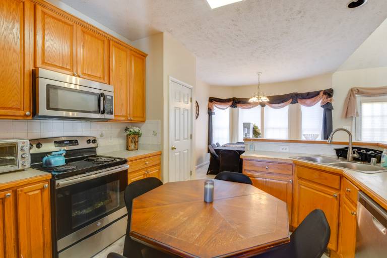Great for Families! Suburban Home in Ruther Glen — photo 4