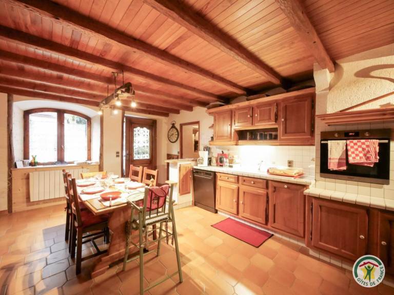 Lovely gite with BBQ, patio & yard | Pet-friendly — photo 4