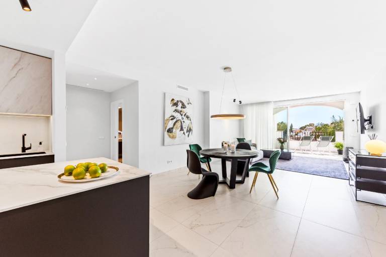 Holiday apartment with patio, garden & jacuzzi | Beach nearby | Good for workation | Pets allowed in Marbella