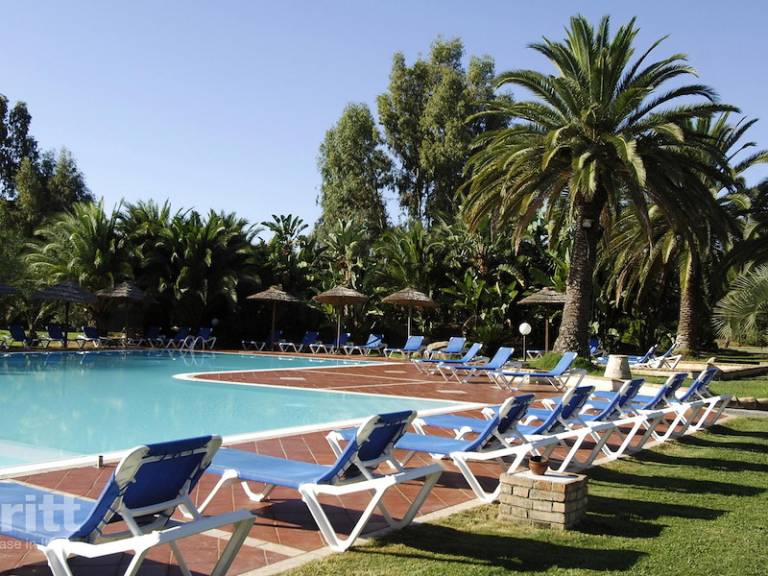 Vacation home with yard, patio & BBQ in Pula