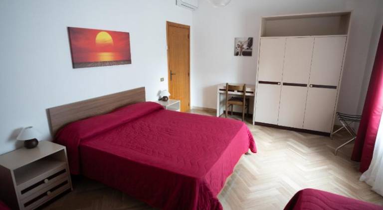 Nice serviced apartment with terrace | Close to the beach | Good for workation | Pet-friendly — photo 2