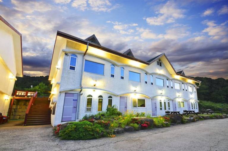 Tongyoung Macaio Pension