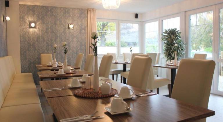 Charming serviced apartment with terrace, sauna & yard | Pet-friendly — photo 3