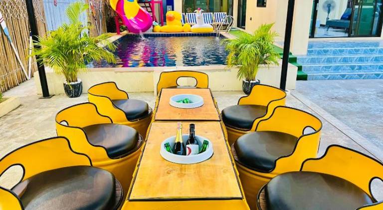 Villa with private pool, yard & BBQ | Suitable for remote work | Dogs allowed — photo 3