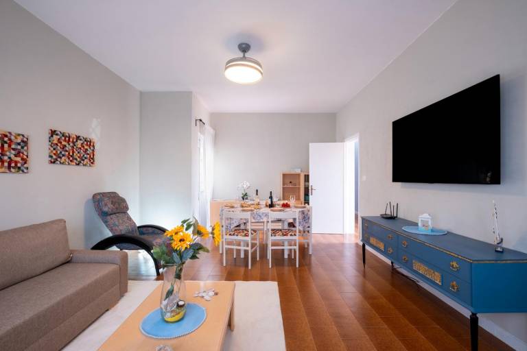 Family-oriented pleasant house with patio, BBQ & yard | Garden view | Pets are welcome — photo 5