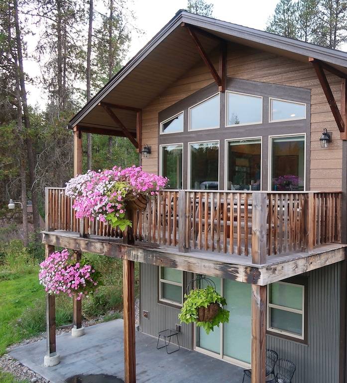 Chalet West Glacier