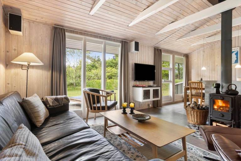 Charming vacation home with terrace & grill | Pets are welcome — photo 3
