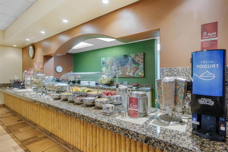 Best Western Plus Arroyo Roble Hotel & Creekside Villas — photo 5