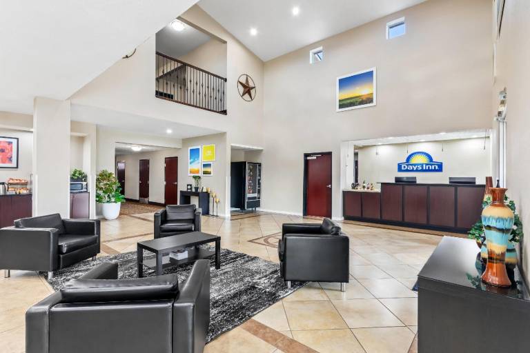 Days Inn by Wyndham Rockdale Texas — photo 2