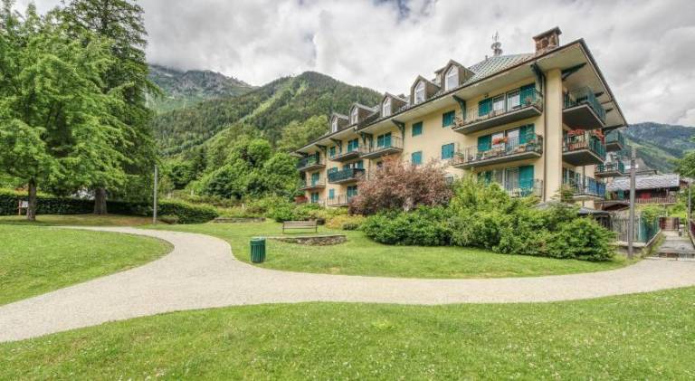 Fully equipped holiday apartment with yard, hot tub & grill | Ski nearby | Pets allowed — photo 3