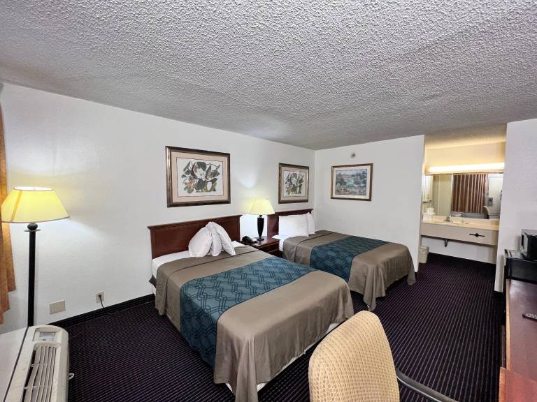 Heritage Inn & Suites — photo 5