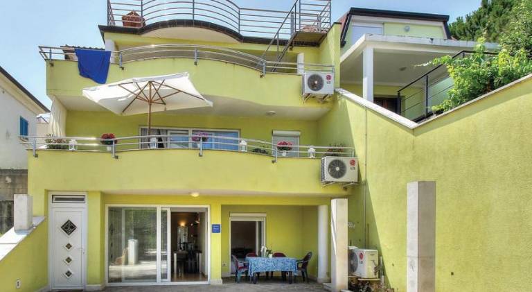 Rental apartment with pool in Umag