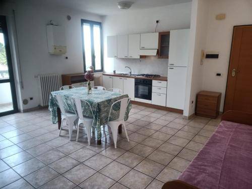 Rental apartment with 2 rooms for 5 persons — photo 2