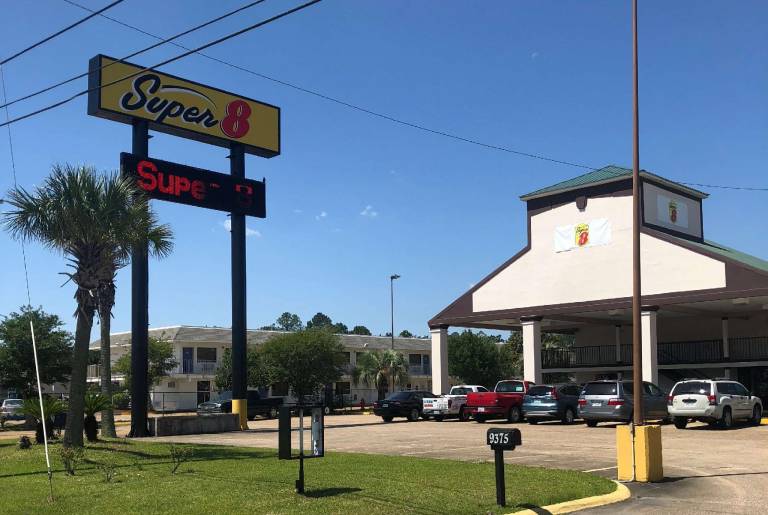 Super 8 by Wyndham Gulfport Airport NW/Near Biloxi in Gulfport, MS