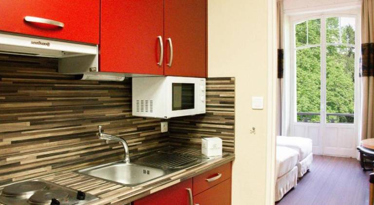 Serviced apartment with terrace & garden — photo 3