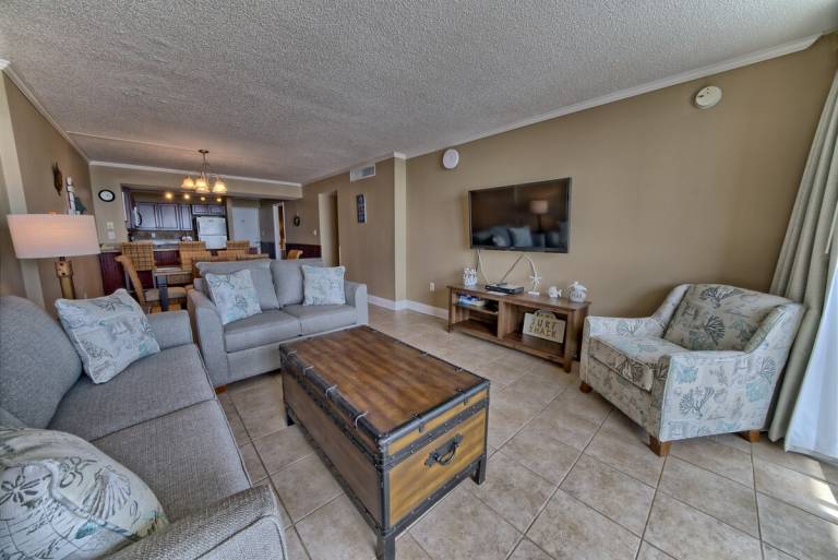 Condo with pool — photo 3