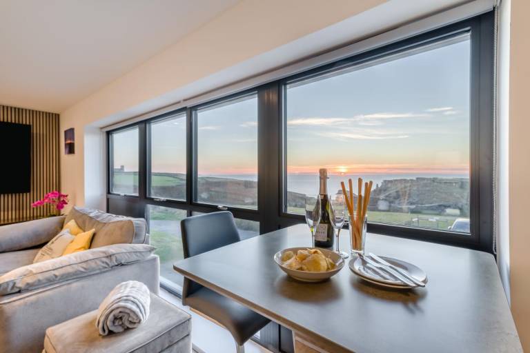 Fully equipped rental apartment | Water view | Next to the beach | Pets allowed — photo 4
