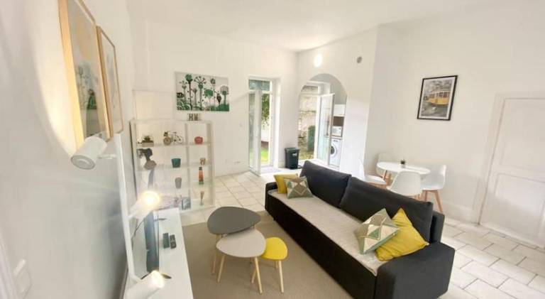 Rental apartment with 2 rooms for 6 persons — photo 2