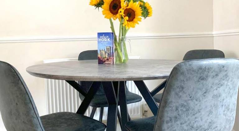 The Racecourse - Quaint Victorian Home With Free Parking in York
