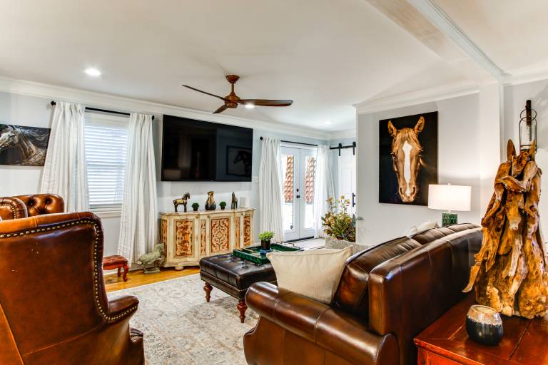 2 Mi to Historic Horse District: Dog-Friendly Home — photo 2