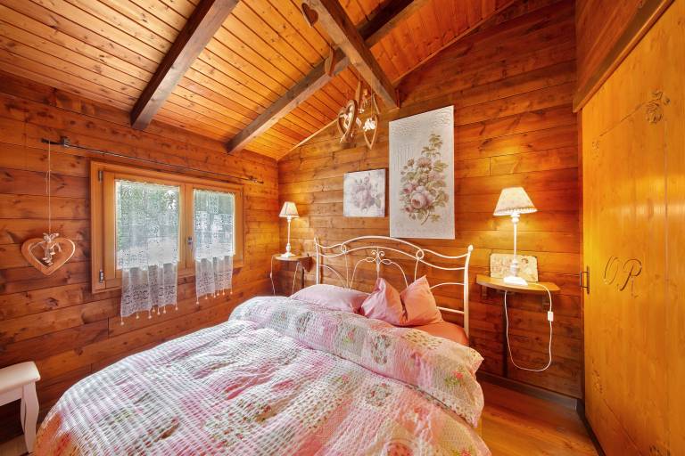 Chalet 'Orserose Al Vant' with Mountain View, Shared Terrace and Wi-Fi in Belluno
