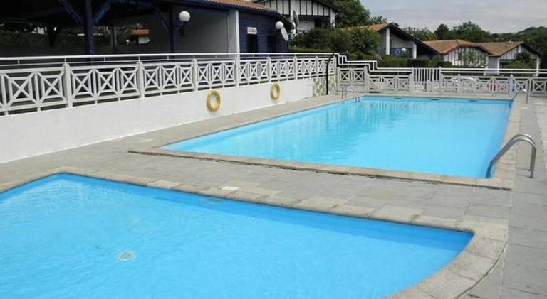 Vacation home with garden, patio & pool in Hendaye
