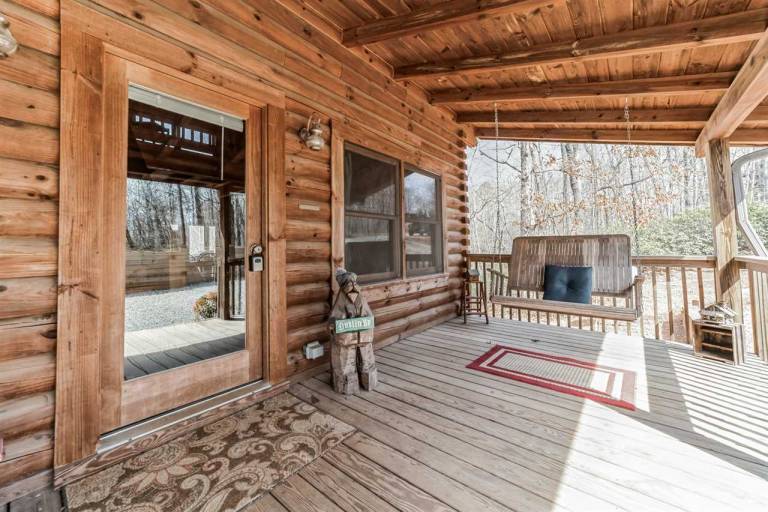 Beautiful Log Cabin In the Lake Lure close to Mirror Lake WiFi — photo 2
