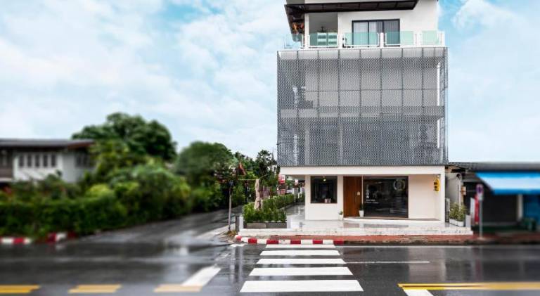 Moonlight Cafe and Hotel