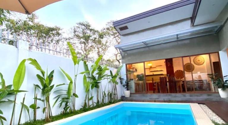 Villa with pool in El Nido