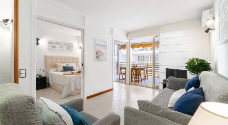 Holiday apartment with pool | Beach nearby | Pet-friendly in Cambrils