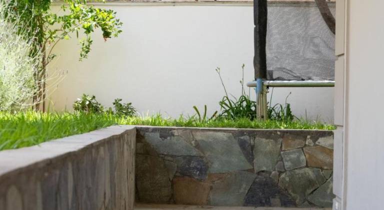 Holiday apartment with yard & barbecue — photo 5