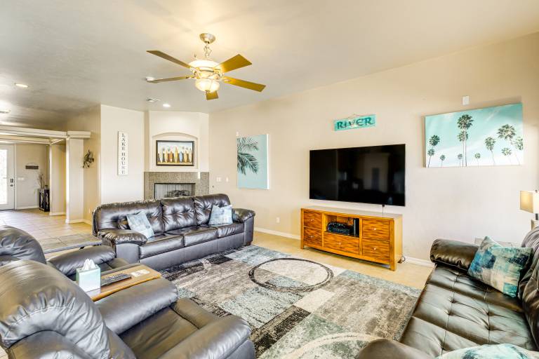 Lake View & Games: Spacious Oasis in Lake Havasu! — photo 3