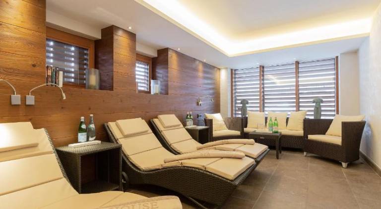 Chalet with private pool & sauna — photo 5