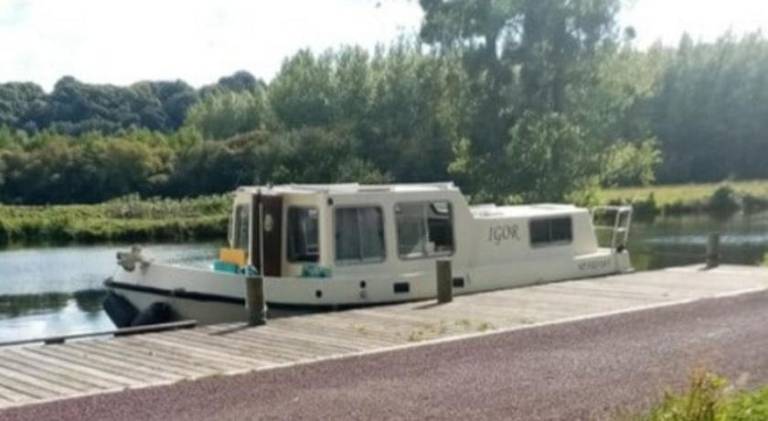 Beautiful boat | Pets allowed in Pontivy