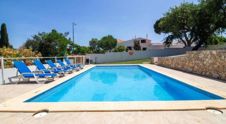 Villa with barbecue, garden & private pool — photo 3